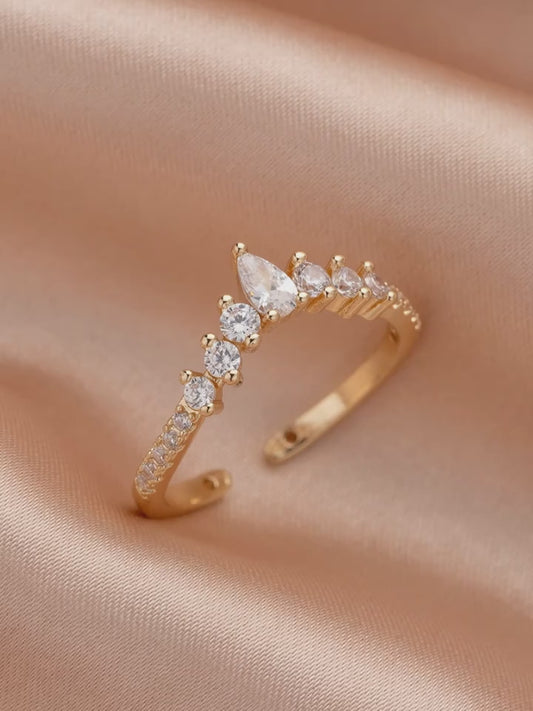Crown Design Ring with Oval-Cut Synthetic Synthetic Zirconia